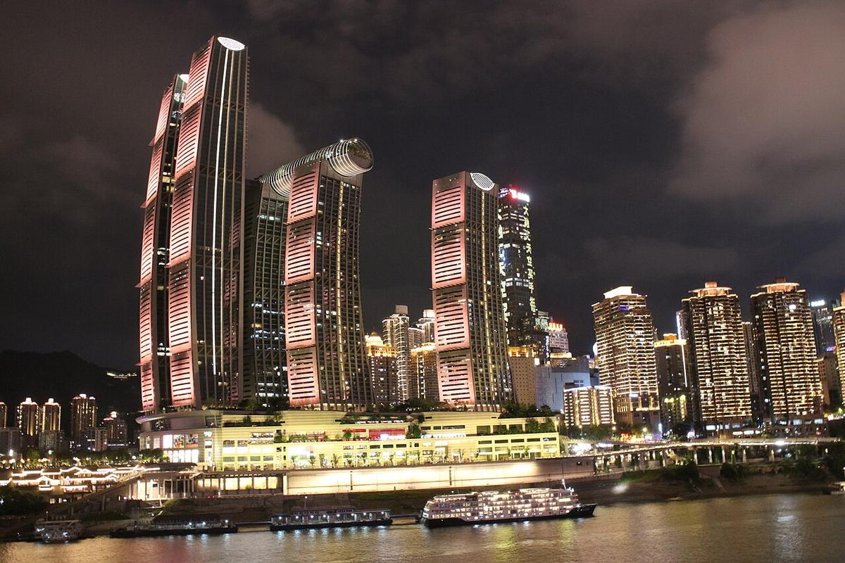 Raffles City и смотровая Crystal
